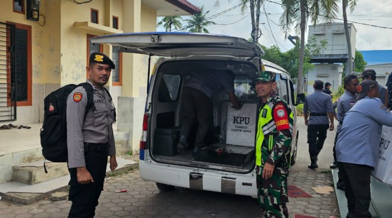 Usai Pencoblosan, Personel Polresta Banda Aceh dan Jajaran Kawal Kotak Suara dari PPS ke PPK