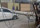 Akibat Angin Kencang di Banda Aceh,  Tiang Listrik dan Pohon Tumbang Hingga Menimpa Mobil Warga