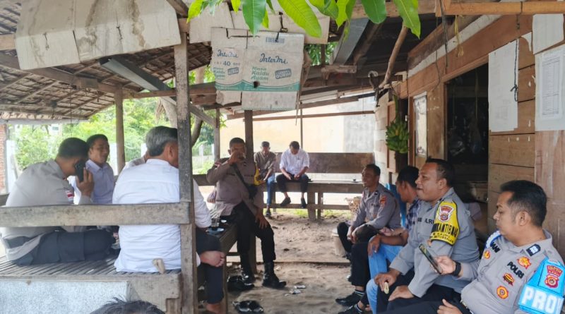 Ngopi Bersama Warga, Kapolsek Baitussalam Sampaikan Pesan Kamtibmas Ngopi Bersama Warga, Kapolsek Baitussalam Sampaikan Pesan Kamtibmas