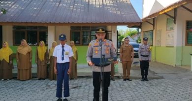 Jadi Pembina Upacara di SMP Negeri 12, Ini yang Disampaikan Kapolsek Kuta Raja Jadi Pembina Upacara di SMP Negeri 12, Ini yang Disampaikan Kapolsek Kuta Raja